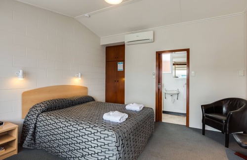 Saint Kilda Hotel | Ocean Beach Hotel