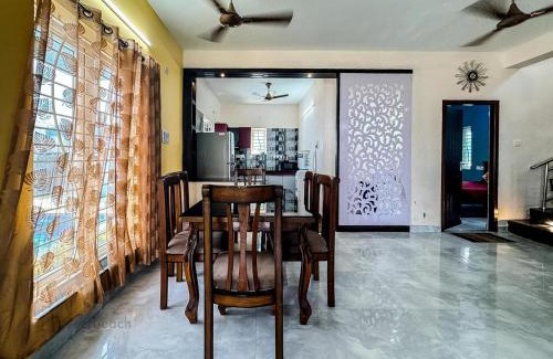 Sulerikadu Bed & Breakfast | Ocean Bliss ECR Beach Villa with Pool Mahabalipuram by LexStays