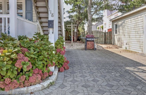 Beach Haven Terrace House | OCEAN BLOCK 6th From Beach - Newly Furnished 3 BR, Sleeps 8 (2nd Fl of Duplex)