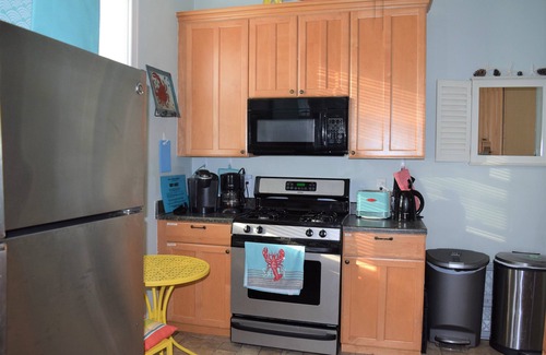 South Rehoboth Condo | OCEAN BLOCK Downtown Rehoboth Beach 2BR Condo Sleeps 6