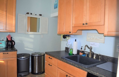 South Rehoboth Condo | OCEAN BLOCK Downtown Rehoboth Beach 2BR Condo Sleeps 6