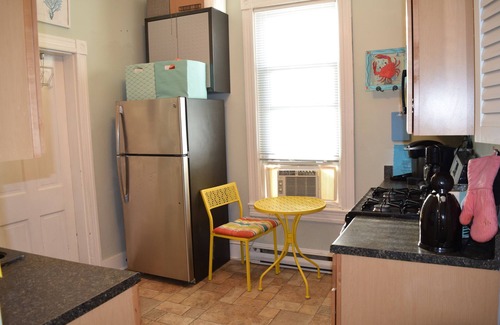 South Rehoboth Condo | OCEAN BLOCK Downtown Rehoboth Beach 2BR Condo Sleeps 6