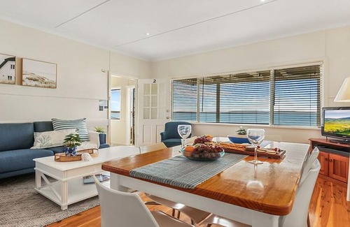 Currarong Apartment | Ocean Blue Apartment Two - oceanfront apartment