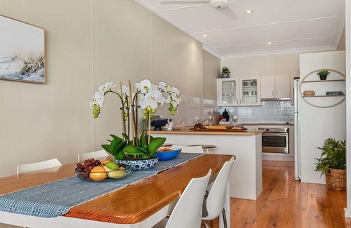 Currarong Apartment | Ocean Blue Apartment Two - oceanfront apartment