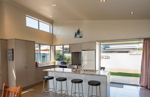 Waihi Beach House | Ocean Blue, sunny, spacious beach home close to surf & shops