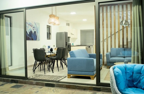 Flic-en-Flac Villa | Ocean Blue Villa with private pool at Flic-en-Flac