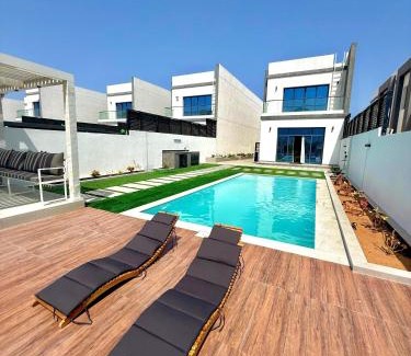 Al-Fujairah Villa | Ocean Breeze ALMARSA 3BR VILLA for Family and Friends