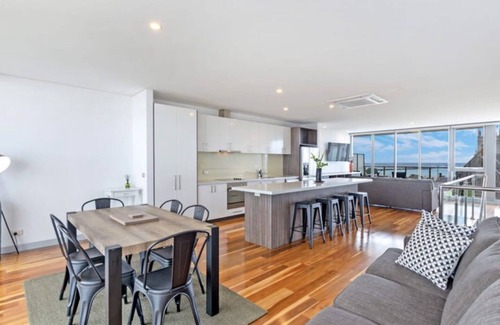 Portland Apartment | Ocean Breeze Apartment Portland