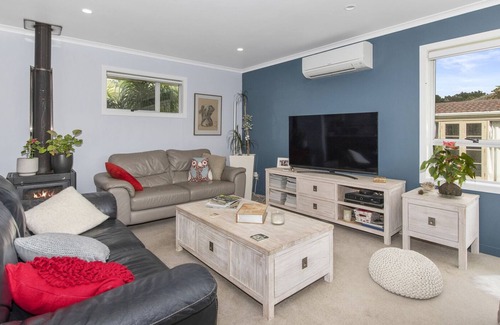 Ruakaka House | Ocean Breeze Bach - Ruakaka Beach Holiday Home