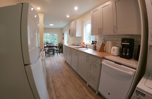 Salt Spring Island Cottage | Ocean Breeze Cottage — Salt Spring Island. Peaceful, Nr. Town, Beaches, Lakes⭐