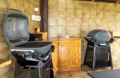 Burnt Pine Apartment | Ocean Breeze Cottages
