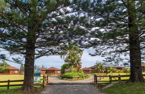Burnt Pine Apartment | Ocean Breeze Cottages