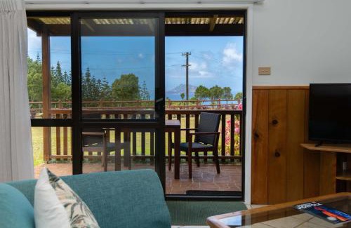 Burnt Pine Apartment | Ocean Breeze Cottages