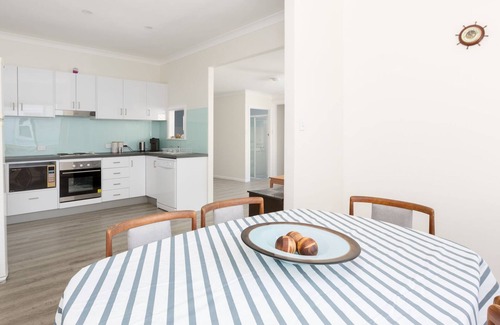 Werri Beach House | Ocean Breeze - Family Escape - Pet Friendly, Close to Beach