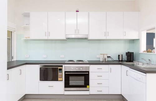 Werri Beach House | Ocean Breeze - Family Escape - Pet Friendly, Close to Beach