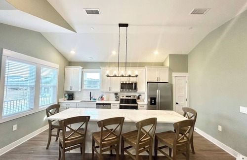 Corolla Condo | Ocean Breeze II: New Condo Steps to the Beach