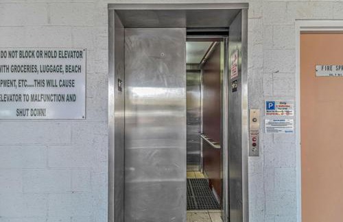 Windy Hill Apartment | Ocean Breeze Luxury Villas 3D, Nicely Updated! Across From The Ocean! Sleeps 18 !