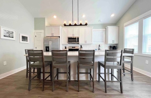 Corolla Light Condo | Ocean Breeze: New Condo Steps to the Beach