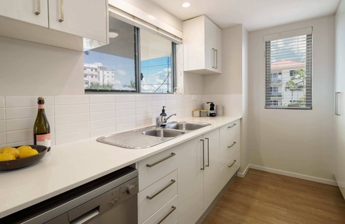 Kings Beach Apartment | Ocean Breeze Retreat: Kings Coastal Apartment