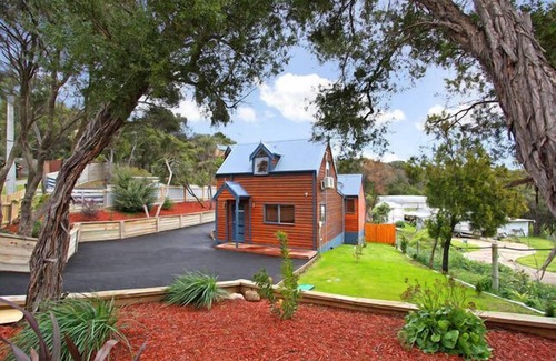 Tootgarook House | Ocean Breeze Retreat - private heated indoor pool, spa and sauna