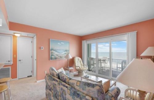 North Carolina Coast Apartment | Ocean Breeze - Stunning Views - Oceanfront - 3rd floor - You deserve a beach vacation! condo