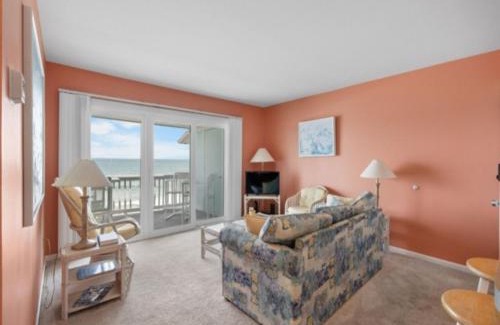 North Carolina Coast Apartment | Ocean Breeze - Stunning Views - Oceanfront - 3rd floor - You deserve a beach vacation! condo