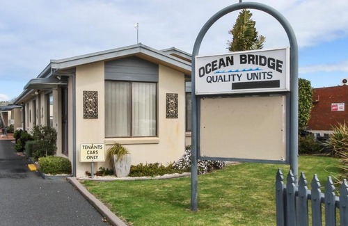 Lakes Entrance Hotel | Ocean Bridge Lakes Entrance