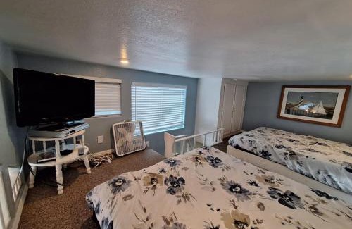 Smith River House | Ocean Cabin 23 Romantic Seaside Getaway