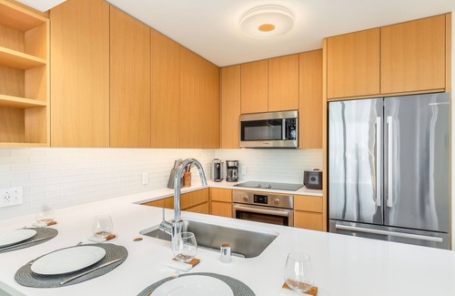 Ala Moana Condo | Ocean-City Luxurious Vacation at the Sky Ala Moana with Amazing Amenities