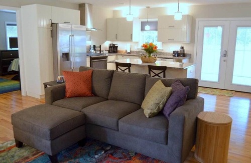 Laie House | Ocean Cliffs Getaway- Ocean Views, Whale watching, AC