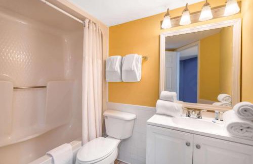 Cherry Grove Beach Hotel | Ocean Club Resort Myrtle Beach a Ramada by Wyndham