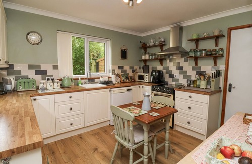Kilkhampton Cottage | OCEAN COTTAGE, pet friendly, with open fire in Kilkhampton