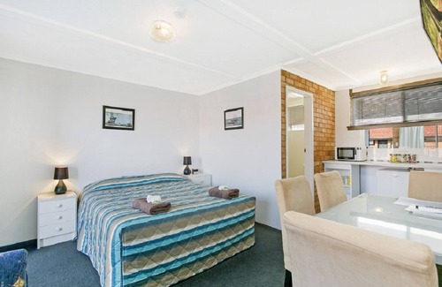 Hayborough Hotel | Ocean Crest Motel