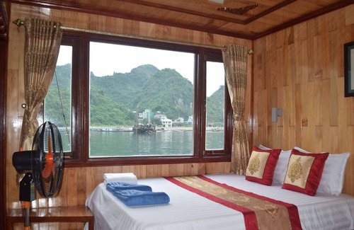 Cat Hai Boat Rental | Ocean Cruise