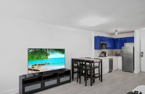 Flamingo/Lummus Condo | Ocean Dr 1BR Miami Beach Getaway