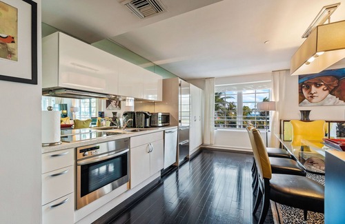 South Beach Condo | Ocean Drive, Spectacular Beach Views, Amazing furnishings, Walk to Everything!