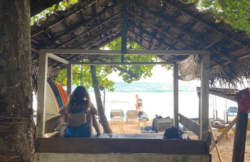 Kamburugamuwa House | Ocean Escape Awaits! Stunning Stay by the Beach With AC and Free WIFI
