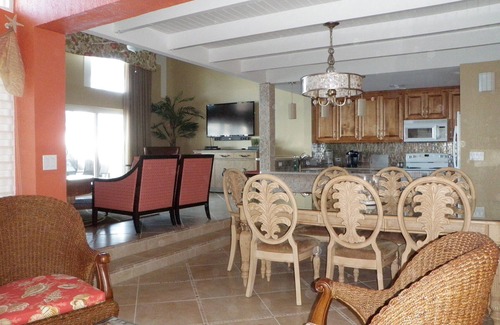 Paradise Island Villa | Ocean Front 3 Bedroom - 5 Minute Walk to Atlantis Complex