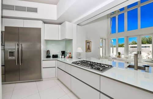 Malmok Villa | Ocean front 7-Bedroom 7-Bath Sunset views MALMOK!