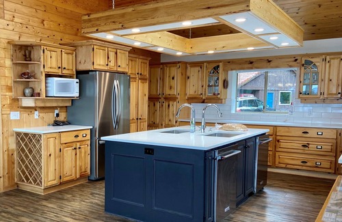 Pender Island House | Ocean Front- 8 bedroom luxury vacation home featuring boat moorage and kayaks