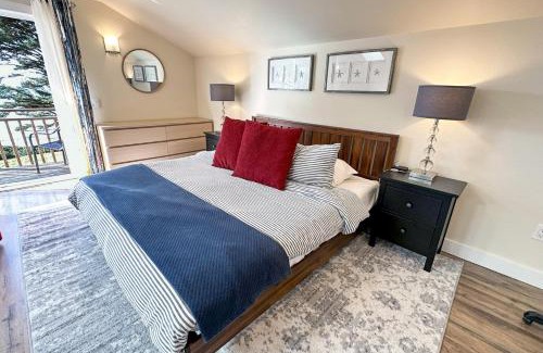 Yachats Apartment | Ocean Front, Agate at Oregon House, Stairs to the Beach!