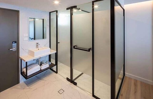 The Entrance Hotel | Ocean Front at The Entrance