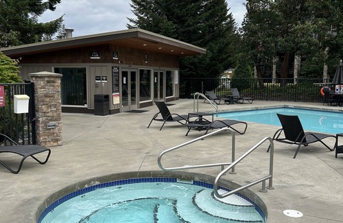 Regional District of Nanaimo House | Ocean front + beach access luxury 2 bedroom 2.5 bath BRAND NEW + pool & hot tub