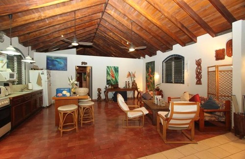 Rio Seco House | OCEAN FRONT BEACH HOME SLEEPS 4-SURF VIEW AND MONKEYS IN THE TREES
