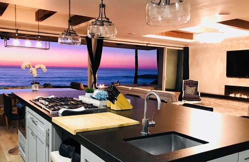 Primo Tapia House | Ocean front beach house with hot tub and breathtaking views of the Pacific.