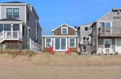 Salisbury House | Ocean front Beach House