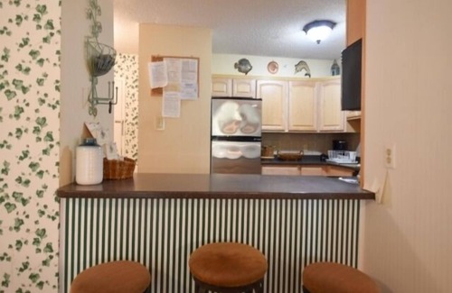 North Ocean City Condo | Ocean Front Building w/side views of Ocean and Beach, lifeguarded pool, Game Room, Gym, Tennis