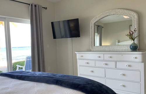 Colliers Bay Condo | Ocean Front, Castaways Cove #116 - Beach Front!, Beach Front - Cayman Islands
