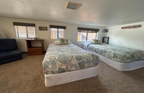 Smith River House | Ocean Front Cabin 14 W Jacuzzi & Gorgeous Views
