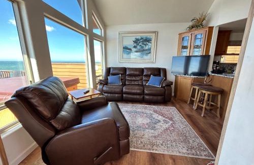 Smith River House | Ocean Front Cabin 15, Jacuzzi & Sensational Views